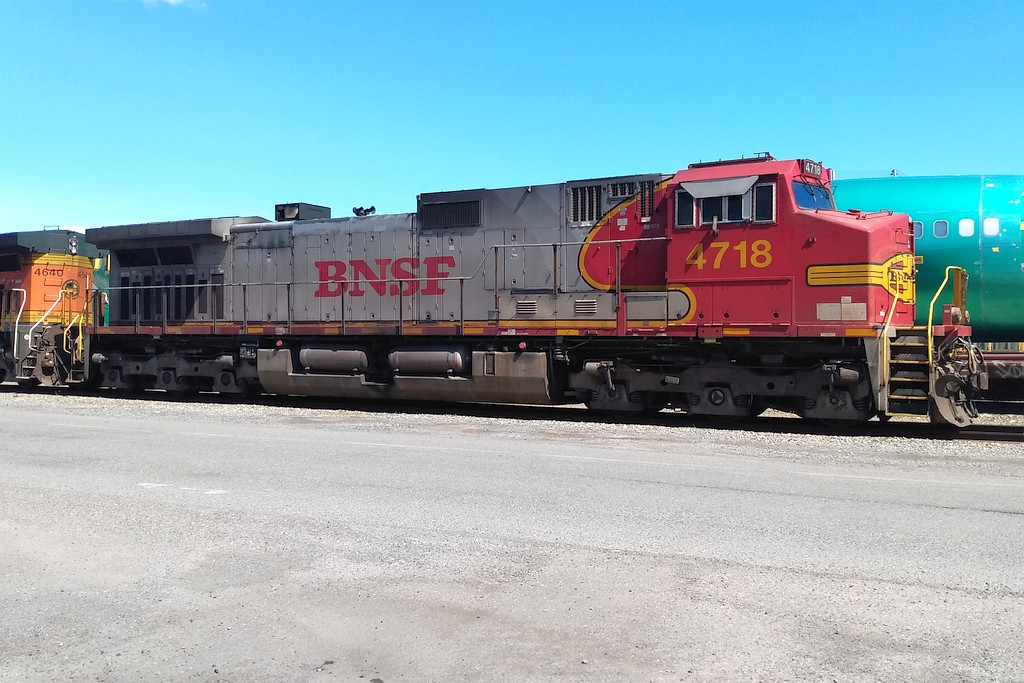 BNSF 4718